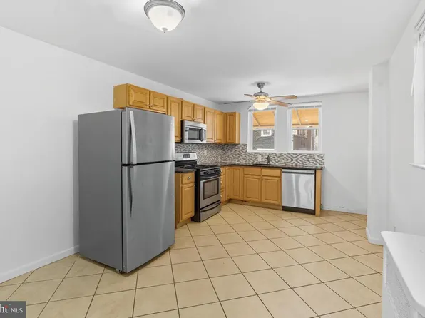 6609 N Gratz St, Philadelphia, PA 19126