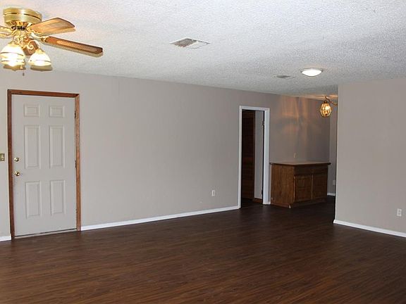 2nd image of 4021 Lawn Dr