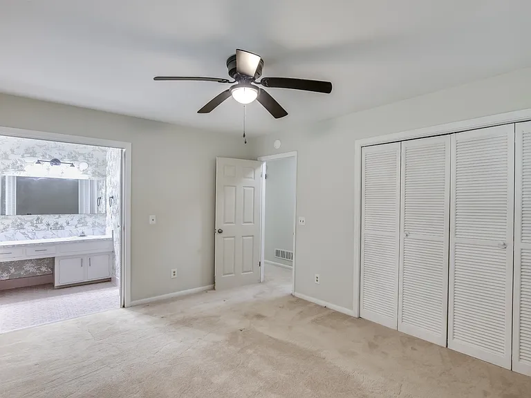 1725 Cheltenham Ln — Photo 9