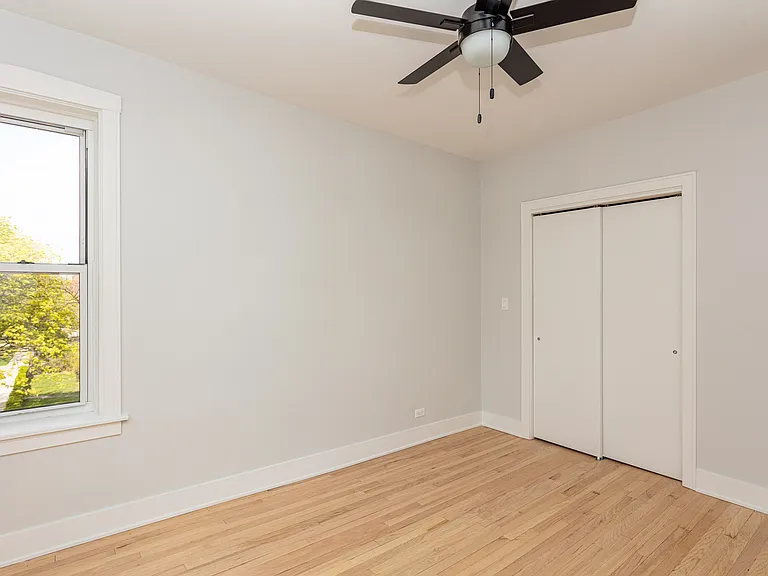 4117 W Belle Plaine Ave #1N — Photo 16