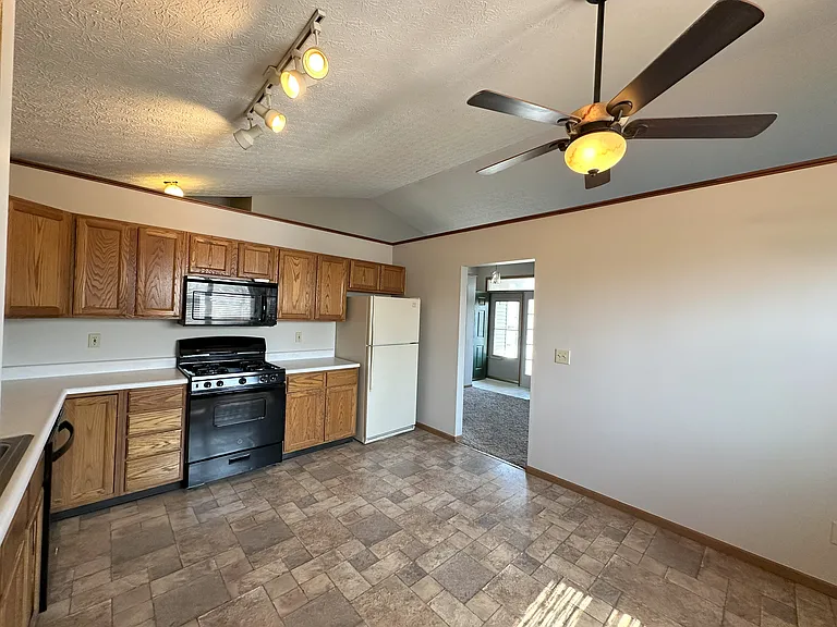 4049 Sandy Ridge Dr — Photo 8