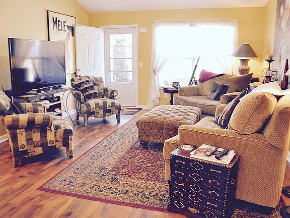 Wood laminate flooring