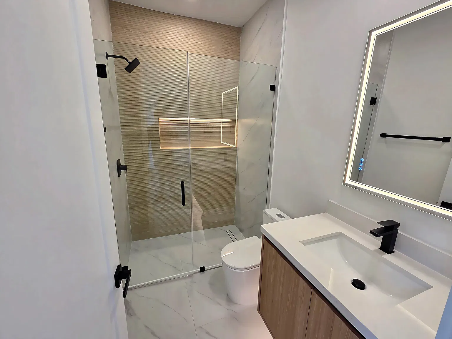 1 bed, 350 sqft, $1,000 — Photo 1