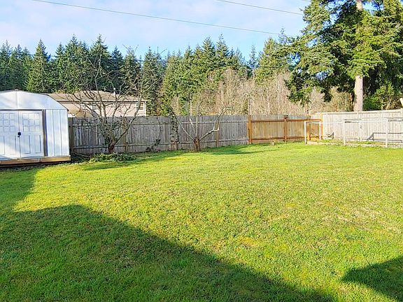 5th image of 1572 Country Club Dr