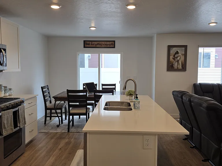 1211 W Divide Dr — Photo 8