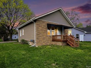 5200 Hatchery Rd, Waterford, MI 48329