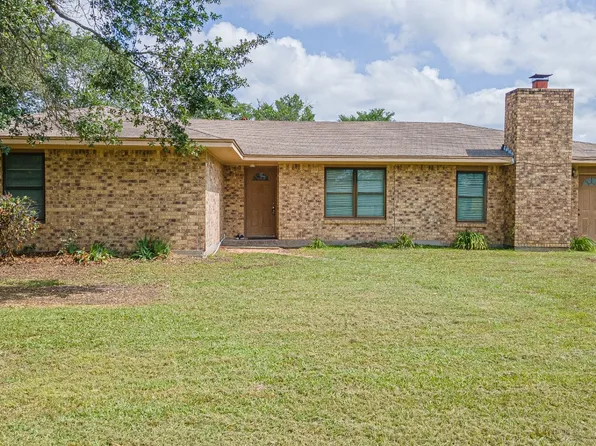 58 Spring Circle Dr, Huntsville, TX 77320