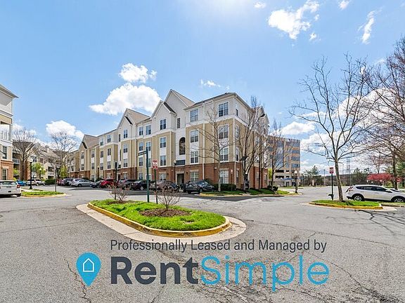 3rd image of 2105 Highcourt Ln APT 401