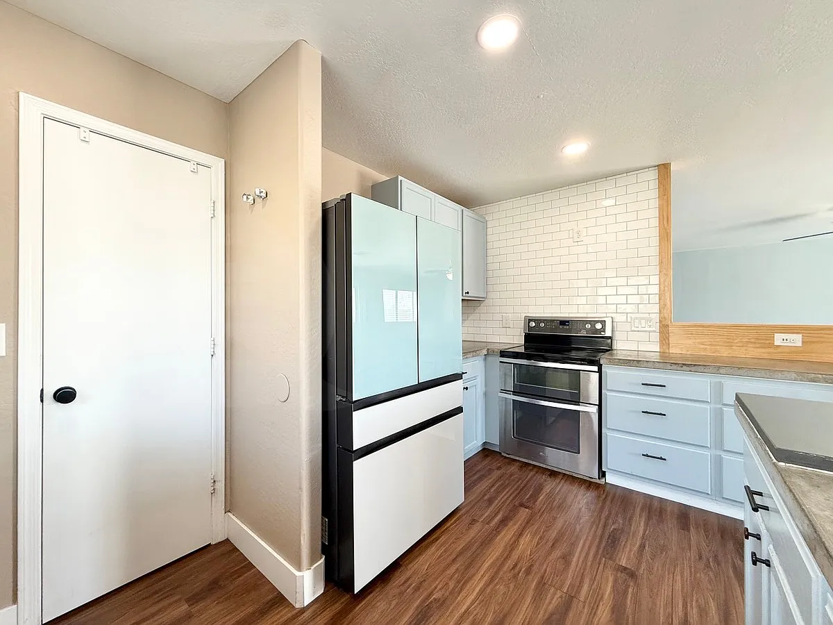 4 bed, 3.0 bath, 2154 sqft, $2,150 — Photo 4
