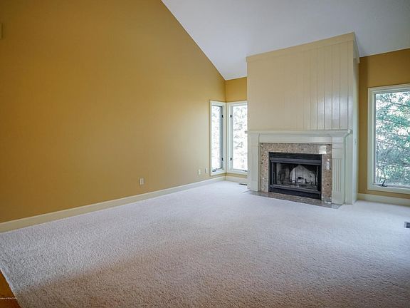 3rd image of 3800 Ashbrook Dr