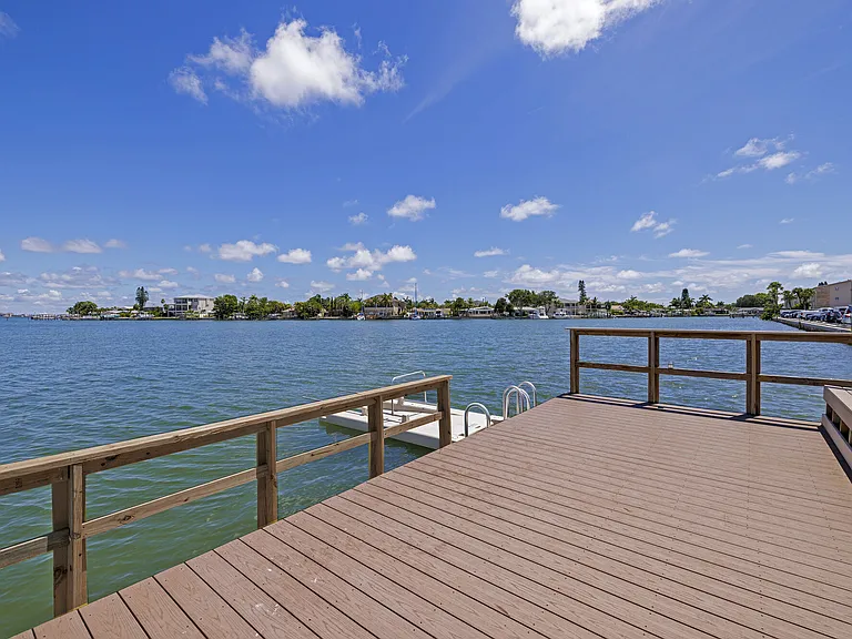 Waters Pointe — Photo 37