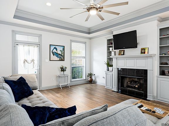 3rd image of 10327 Springvalley Ave