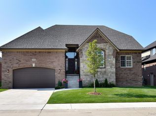 62763 Franklin Park Dr, Washington, MI