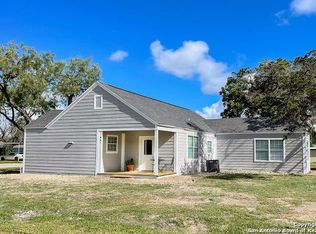 401 Church, Three Rivers, TX 78071