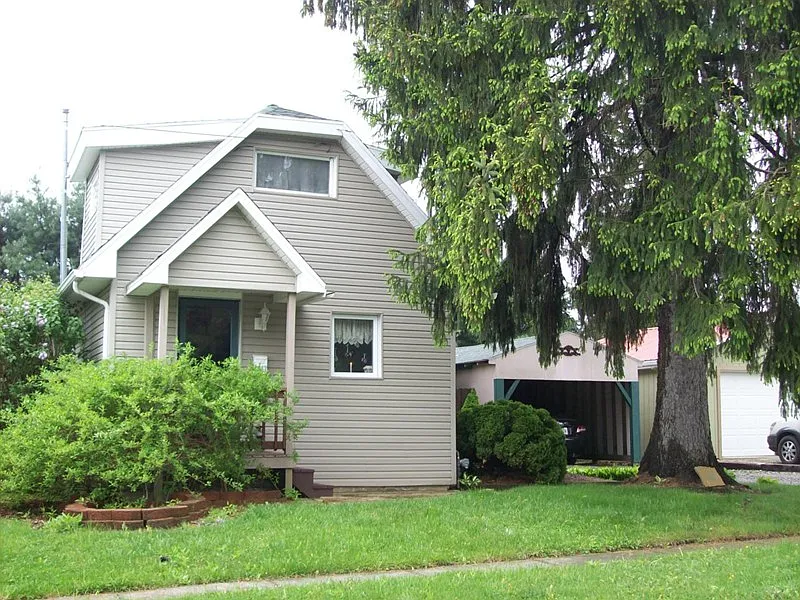 1147 Chestnut St photo 1
