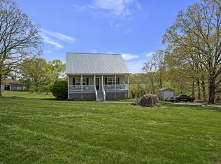 980 Hoover Rd, Burns, TN 37029