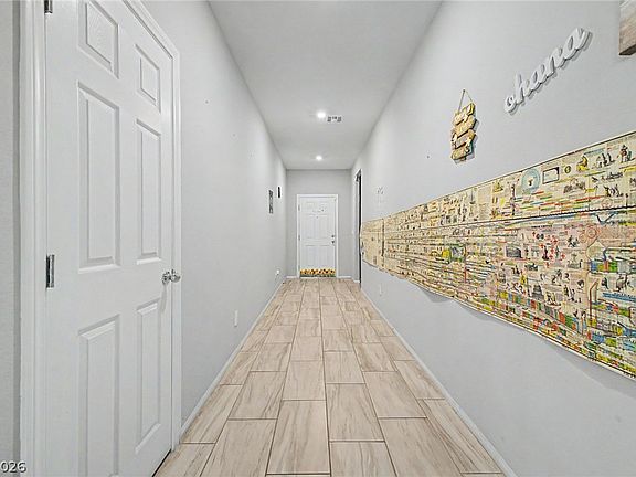 4th image of 512 Shimmering Sands Ave