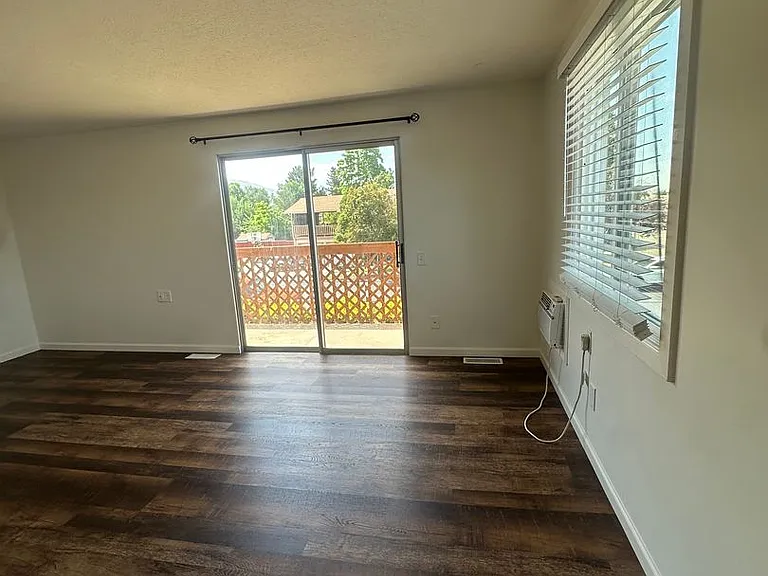 745 E Lazon Dr — Photo 12