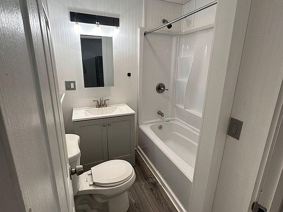 5th image of 111 Yale Ave #5