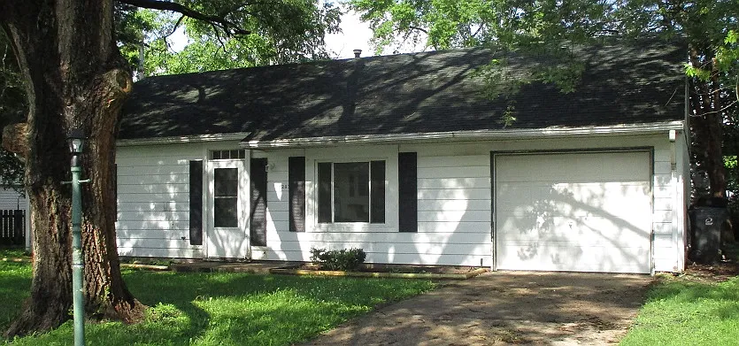 1203 Maplepark Dr photo 1