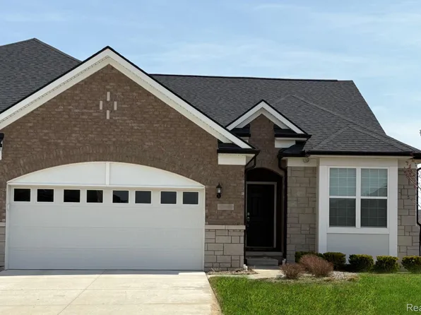 16217 Conifer Ln, Clinton Township, MI 48038