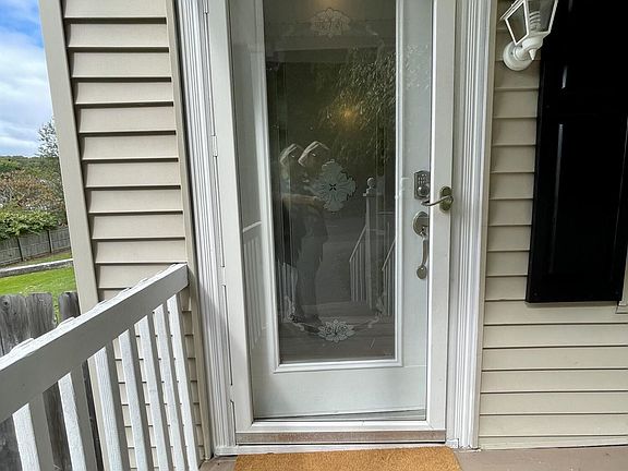 3rd image of 221 N Dewey Ave