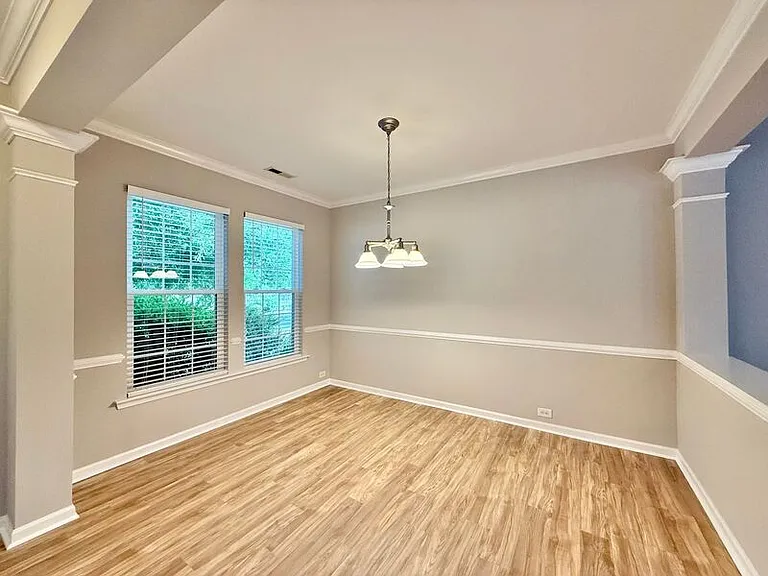 2113 Trefoil Ln — Photo 2