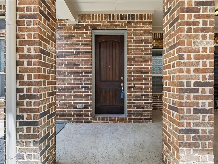 768 Huntingdon St — Photo 33