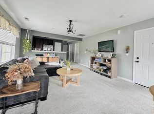 4475 Driftwood Dr, Philadelphia, PA 19129