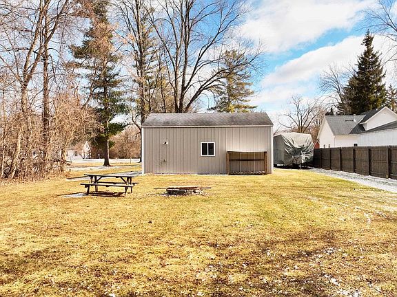 4th image of 640 Lutzke Rd