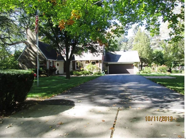 2424 Dayton Dr, Ann Arbor, MI 48108