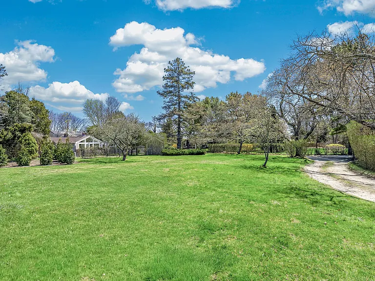 4 Far Pond Rd — Photo 35