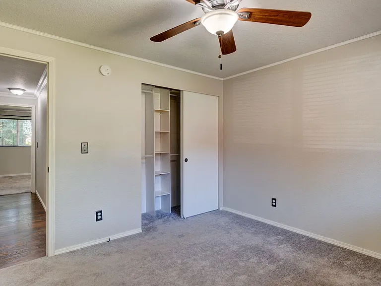 899 SW 13th Ave — Photo 19