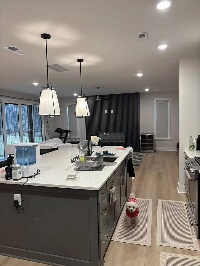 4 bed, 3112 sqft, $950 — Photo 2