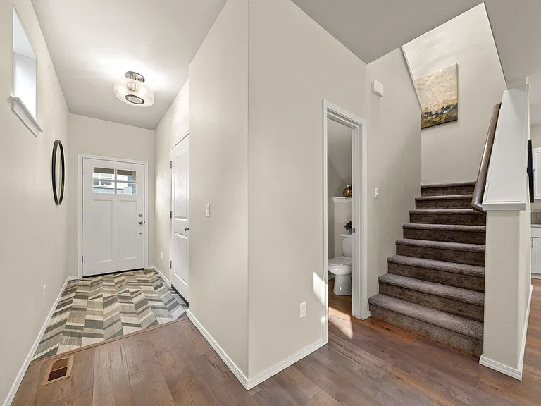 3-bedroom rental at 2376 Ne 6th St, Apt 1, Bend, OR