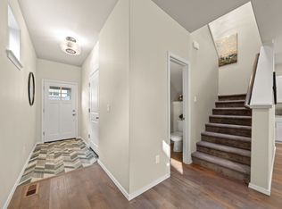 2376 NE 6th St APT 3, Bend, OR 97701