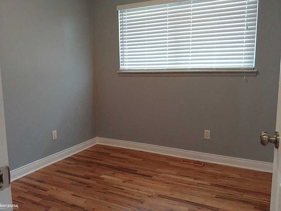 5th image of 20419 Shores St