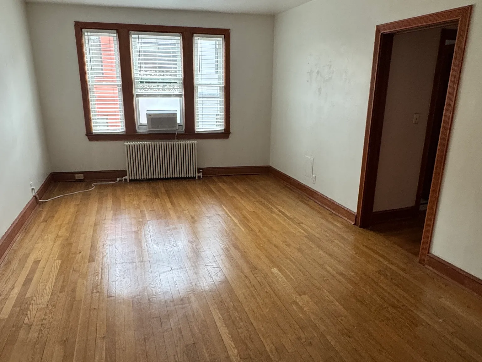 1 bed, 588 sqft, $1,900 — Photo 2