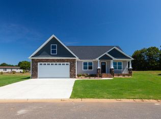 422 Nathanael Ct, Boiling Springs, SC 29316