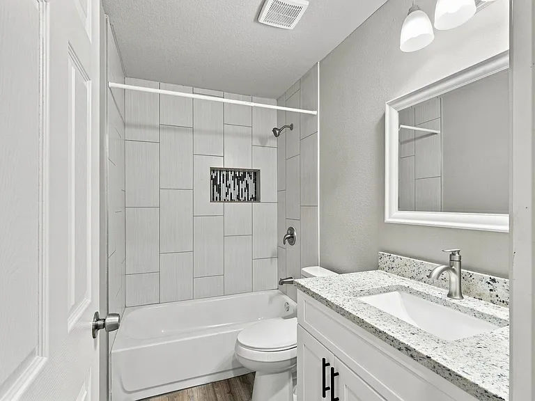 106 Hague St — Photo 10