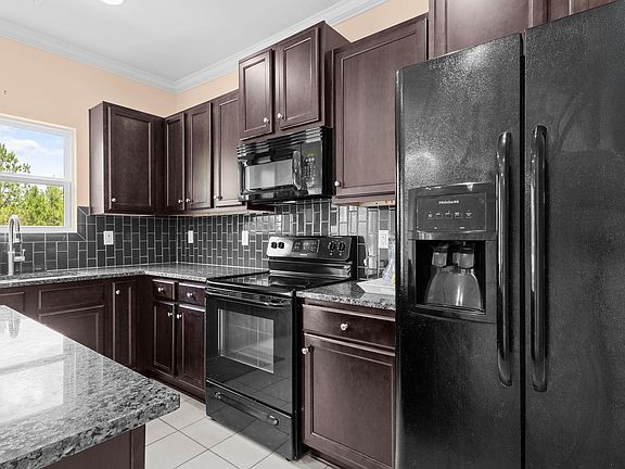 4th image of 3808 Veranda Ct