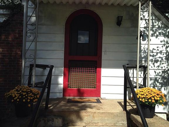 2nd image of 2129 Island Home Ave