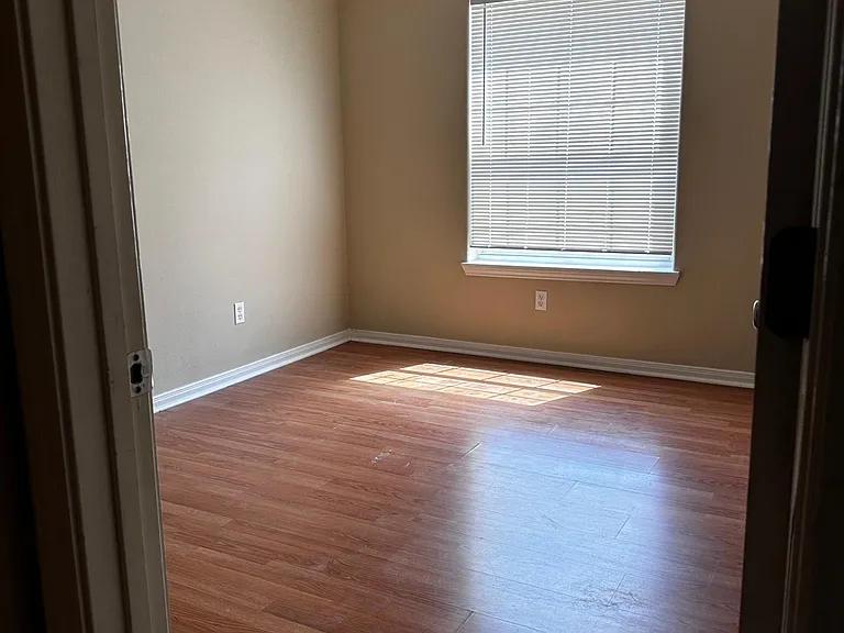 139 Sherwood Dr #D — Photo 8