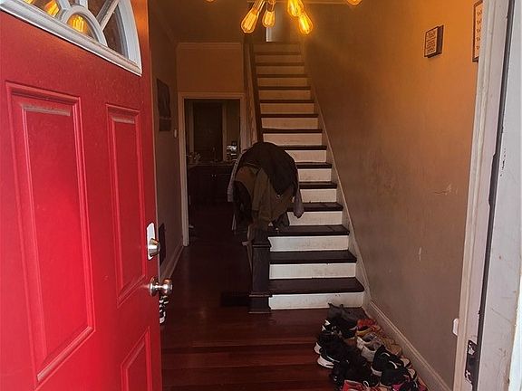 2nd image of 1003 Spring St