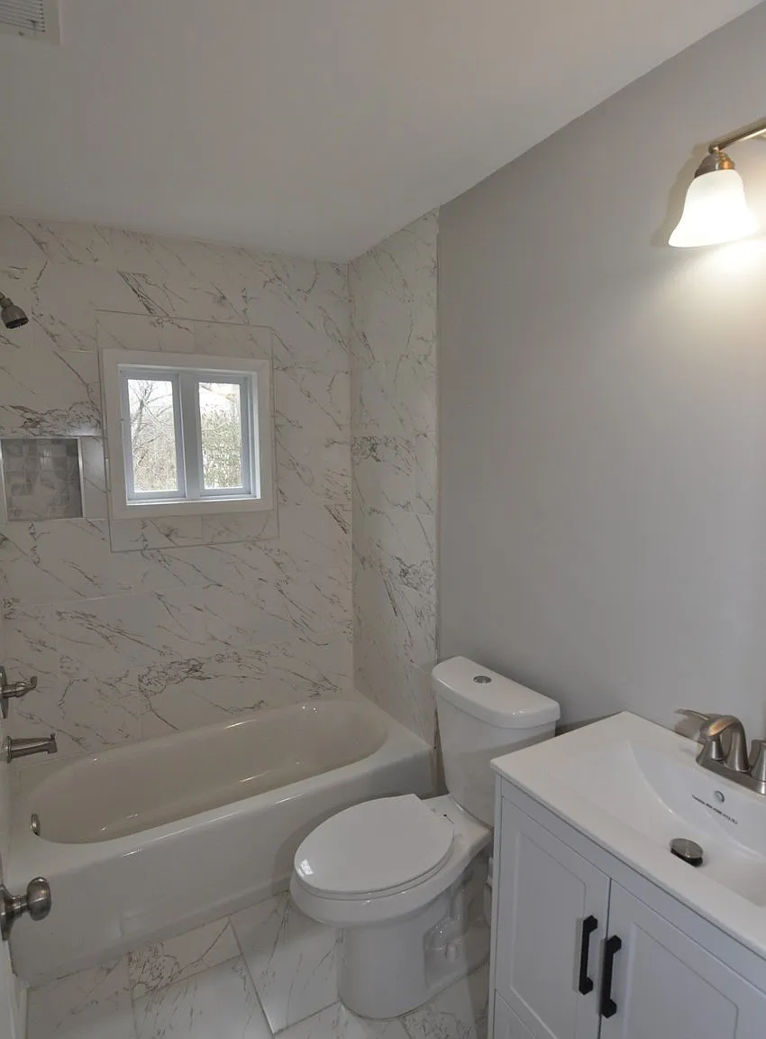 3 bed, 2.0 bath, 2295 sqft, $2,395 — Photo 3