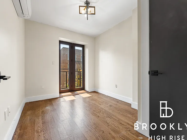659 Hancock St #3B — Photo 7