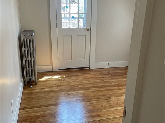 4th image of 15 Harris St APT 2