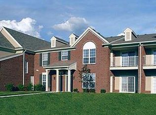 29844 Foxrun Cir, Warren, MI 48092