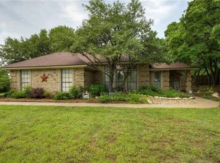 228 Saddle Hills Rd, Burleson, TX 76028