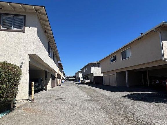 4th image of 880 Canfield Ct